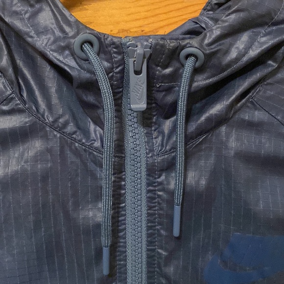 Nike Windbreaker - Picture 3 of 5